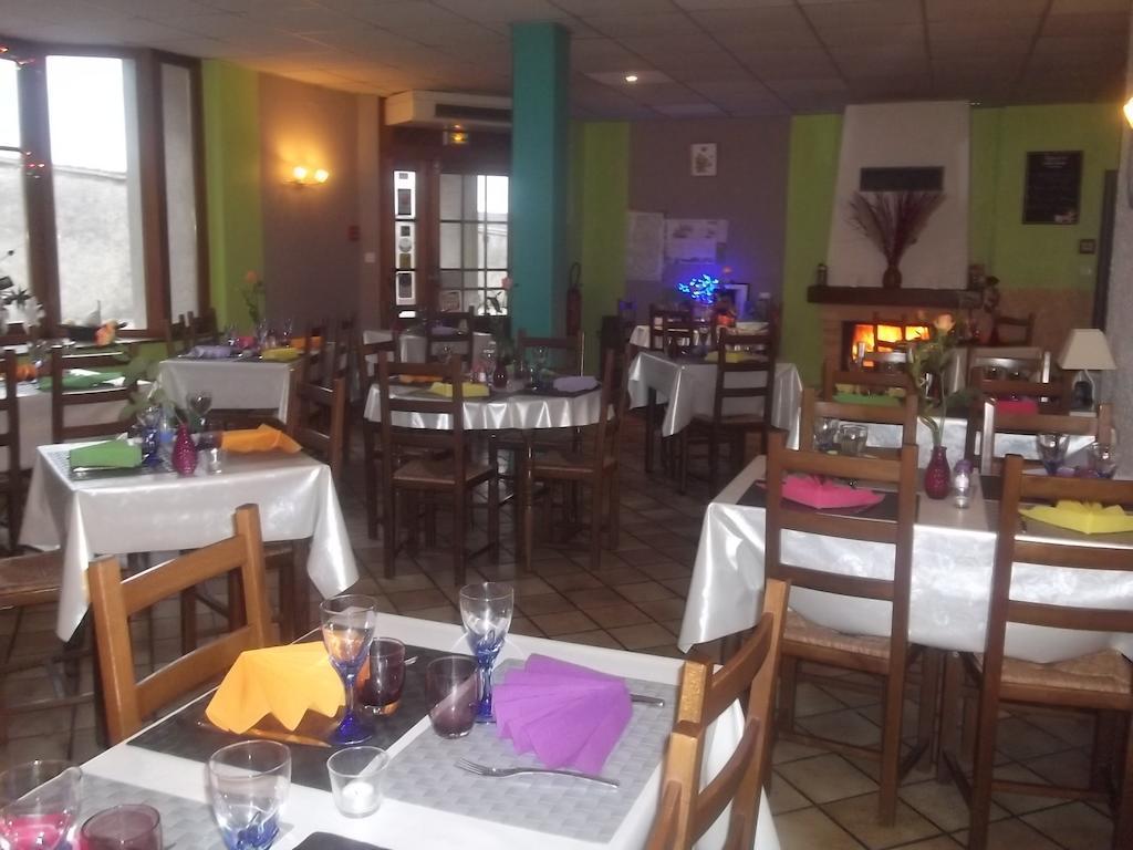 Hotel Des Cotes De Meuse Saint-Maurice-sous-les-Côtes Exteriör bild