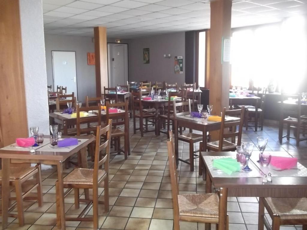 Hotel Des Cotes De Meuse Saint-Maurice-sous-les-Côtes Exteriör bild