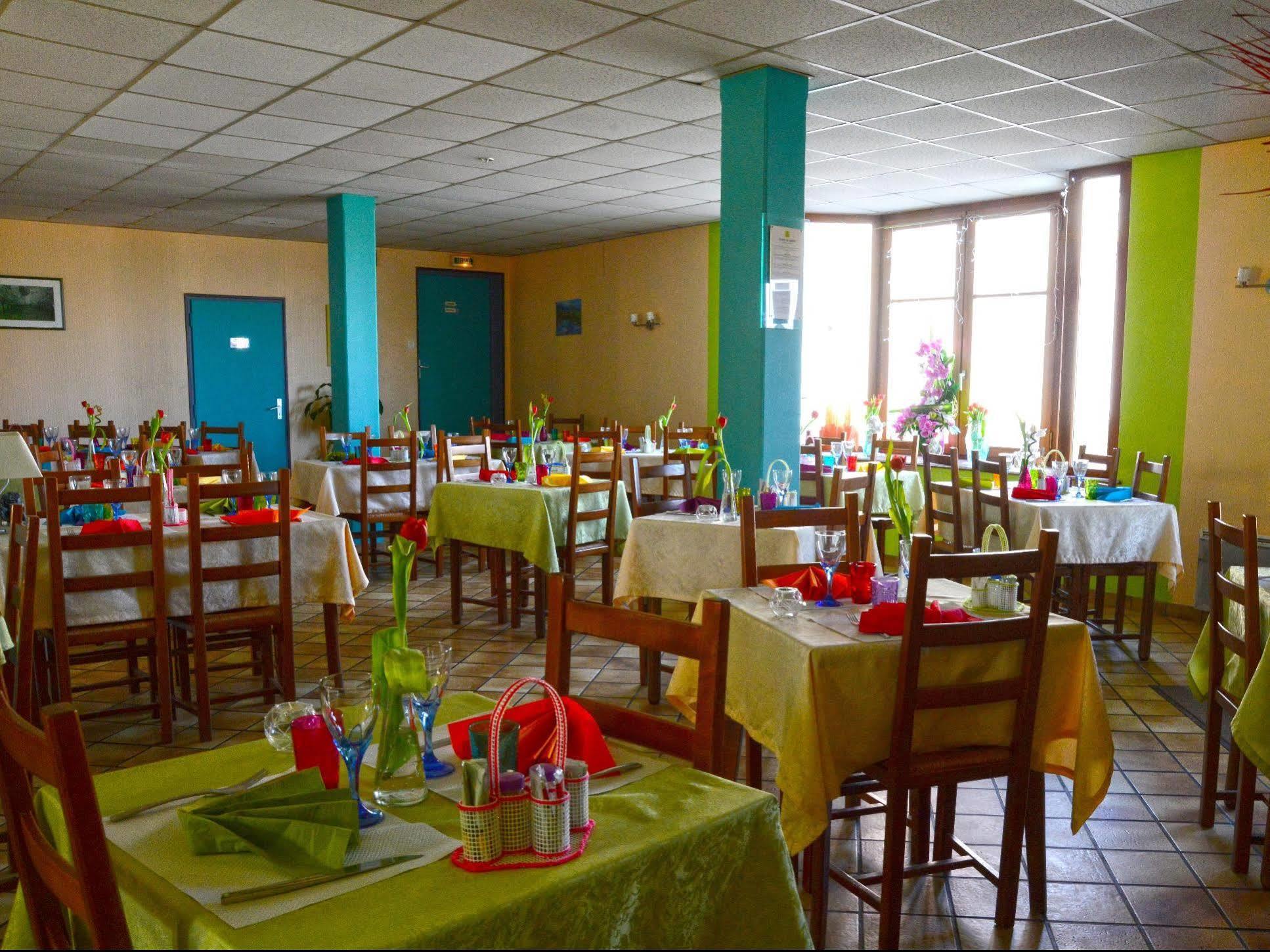 Hotel Des Cotes De Meuse Saint-Maurice-sous-les-Côtes Exteriör bild